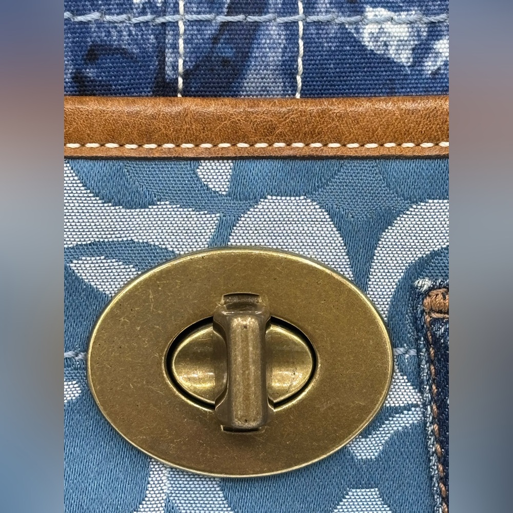 2007 Coach XL Ergo Patchwork - Picture 3 of 16